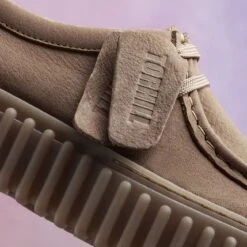 Clarks Torhill Bee Light Tan Nubuck -Clarks Shoes Store 26172084 W 12