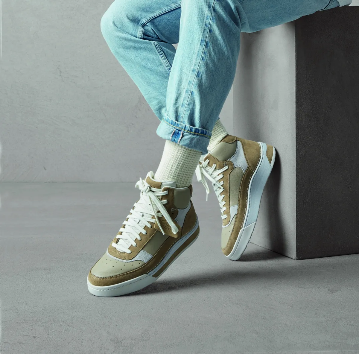 Clarks Shoes Store -Clarks Shoes Store M Craft Court Top Dark Sand Combi PRODUCT ON FOOT 1 CONSR MTG